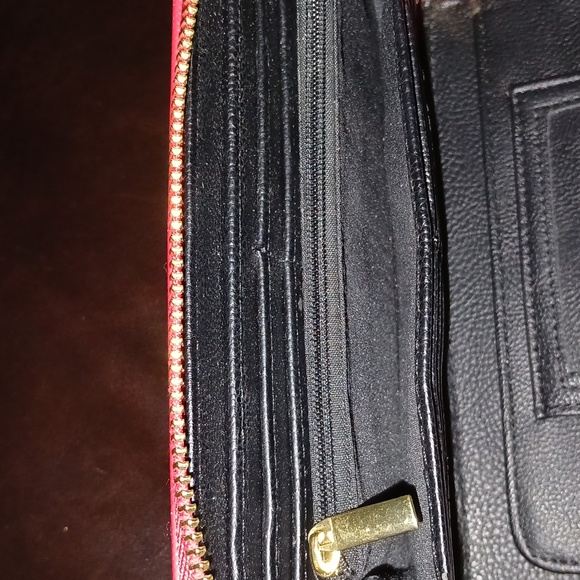 Betsey Johnson Red and Gold Bow Wristlet Wallet with Removable Strap - Picture 9 of 12